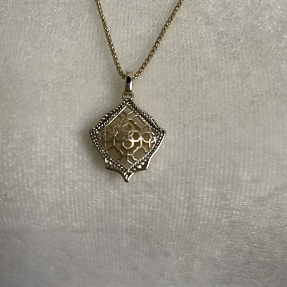 KENDRA SCOTT Rose Gold Filigree coin necklace